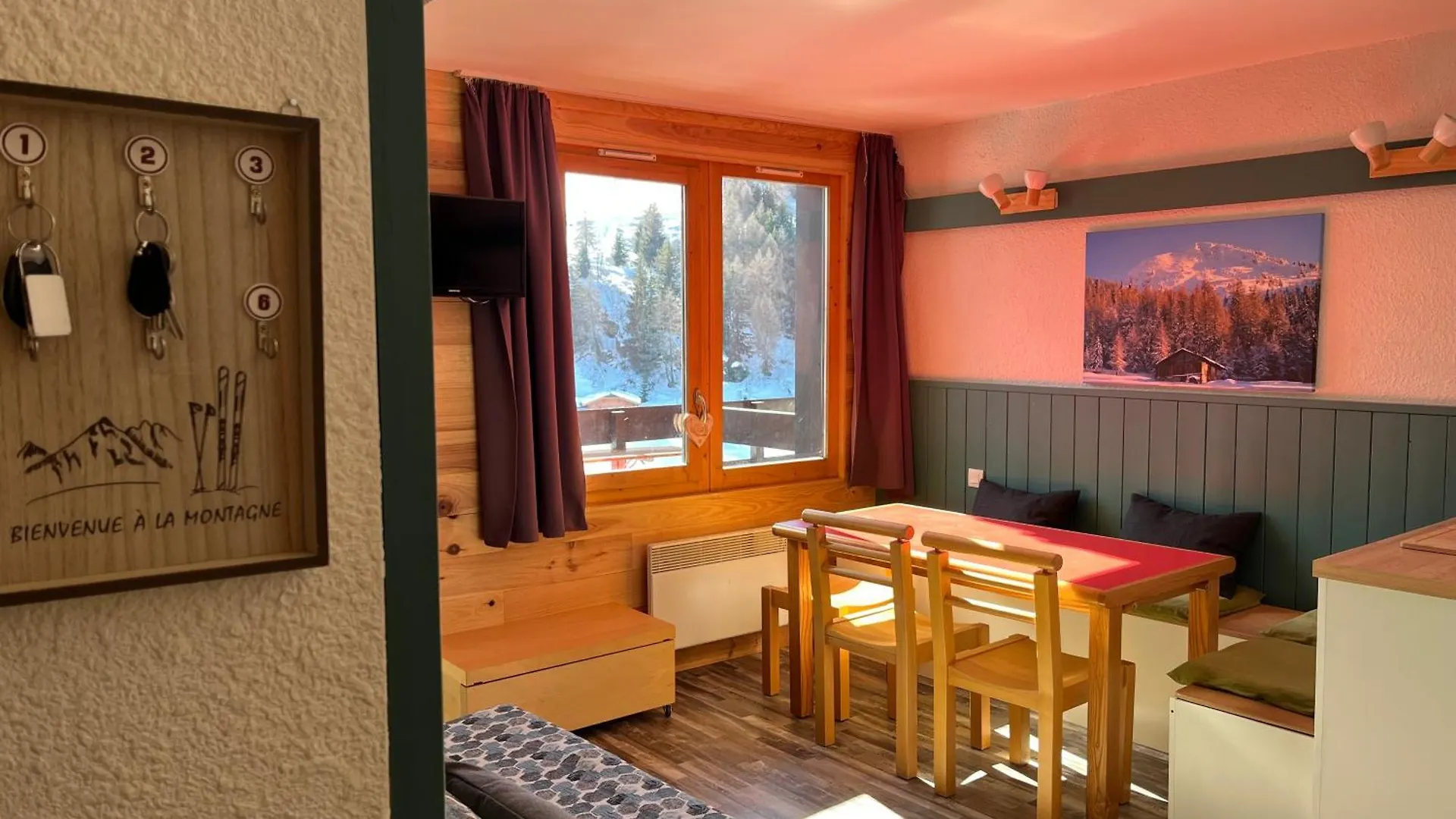 Appartement La Plagne Plein Sud Au Pied Des Pistes, Piscine Et Parking Gratuits 0*, La Plagne-Tarentaise